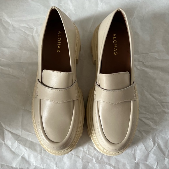 NWOT Alohas Trailblazer Cream Leather Chunky Loafers - Picture 4 of 6